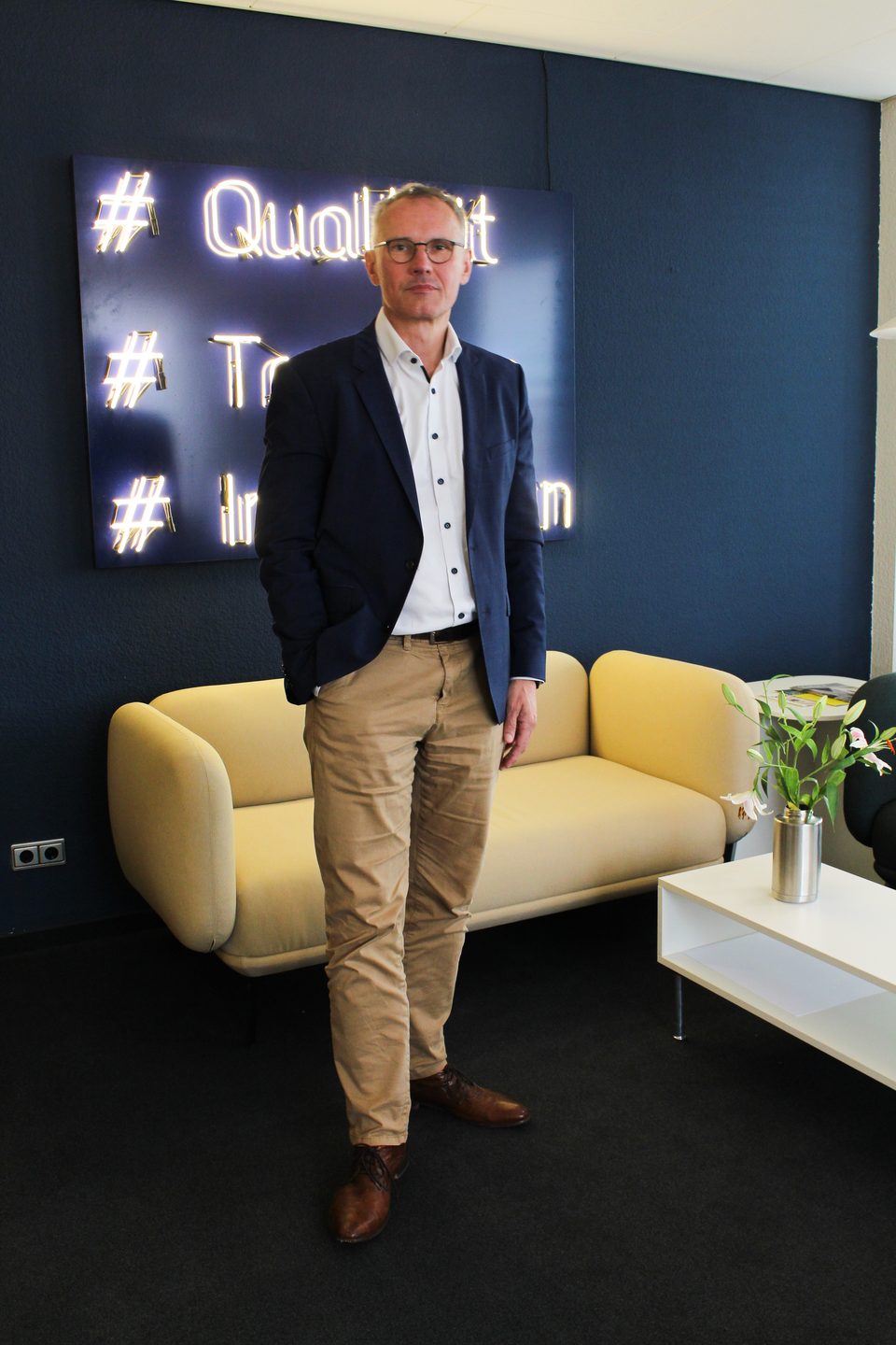 Peter Manthey, Geschäftsführer der OKA Neue Büromöbel GmbH